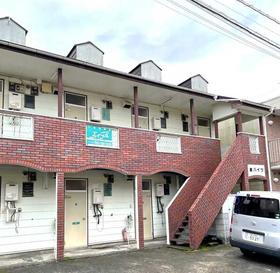 埼玉県坂戸市泉町３ 2階建