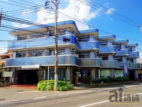 埼玉県所沢市泉町 3階建