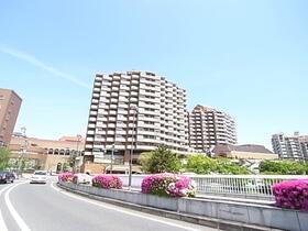 ソリオ宝塚西館 15階建
