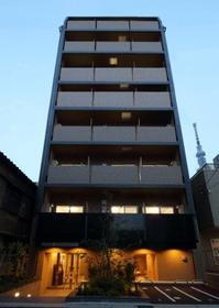 東京都墨田区向島５ 8階建