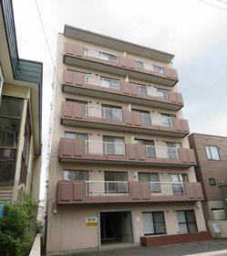 北海道札幌市中央区南十六条西１０ 6階建 築35年10ヶ月