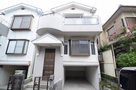豊中竹内貸家 3階建