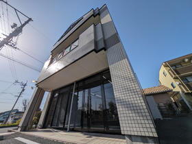 静岡県浜松市中央区大平台２ 2階建 築25年