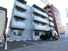 北海道札幌市東区北三十五条東１７ 4階建 築6年9ヶ月