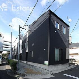 愛知県名古屋市守山区守山３ 2階建