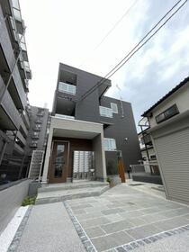 埼玉県川口市坂下町２ 築2年7ヶ月 3階建