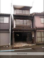 富山県富山市八尾町下新町 3階建 築30年