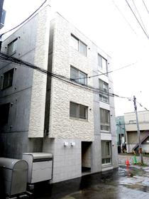 北海道札幌市中央区南七条西９ 5階建 築7年10ヶ月