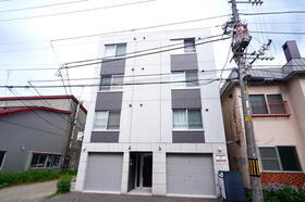ラフィーネ学園前