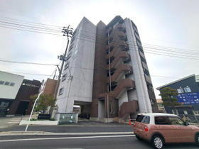 愛媛県松山市束本２ 8階建 築13年7ヶ月