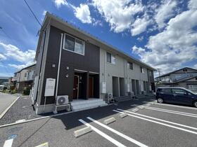 山形県上山市矢来２ 2階建 築7年3ヶ月
