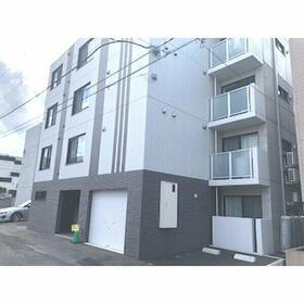 クラリス西町北 4階建