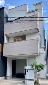 東京都渋谷区本町３ 3階建 築6年11ヶ月