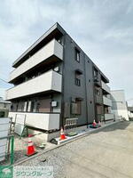 神奈川県座間市相武台1 3階建