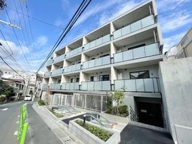 東京都目黒区上目黒３ 地上3階地下1階建 築1年11ヶ月