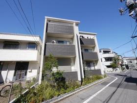 東京都北区西が丘２ 3階建 築11年5ヶ月