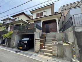 京都府宇治市宇治野神 2階建