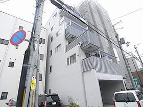 南駅前マンション 6階建