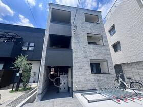 大阪府池田市天神２ 3階建