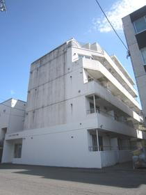 北海道札幌市中央区南二条西１８ 5階建 築37年10ヶ月
