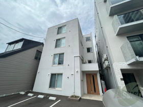 北海道札幌市中央区南十五条西７ 4階建 築3年6ヶ月