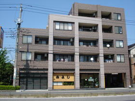 トロワー・カトル 5階建