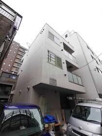 東京都千代田区麹町３ 3階建