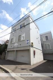 Ｃｈａｒｌｅｓ　ｄｅ　豕豕