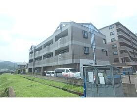 滋賀県湖南市平松北２ 3階建 築24年5ヶ月