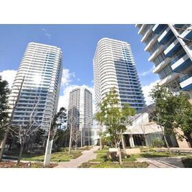 Ｍ．Ｍ．Ｔｏｗｅｒｓ　ｔｈｅ　Ｅａｓｔ