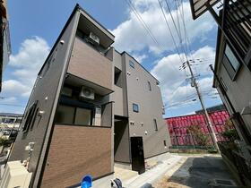 兵庫県神戸市灘区新在家南町５ 2階建