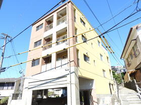 長崎県長崎市泉１ 4階建 築8年9ヶ月