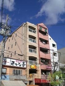 兵庫県神戸市兵庫区羽坂通３ 6階建 築23年6ヶ月