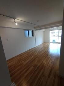 ＲＥ　ＳＥＮＤＡＩ 9階建