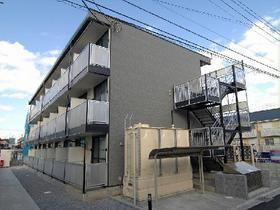 レオパレスレイルウェイヒルズ 3階建