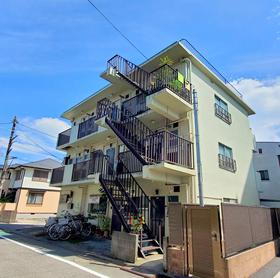 弥生荘 3階建