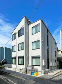 東京都板橋区成増３ 3階建