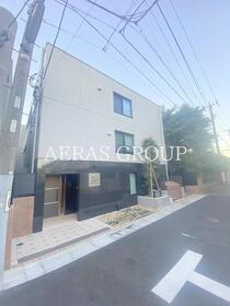 ウェルスクエアイズム下北沢ＷＥＳＴ 3階建