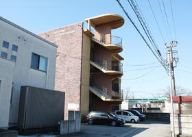 コンチネンタル新根塚 3階建