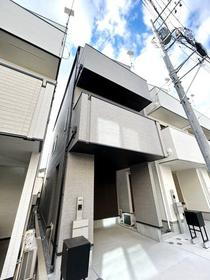 神奈川県横浜市港北区高田西１ 3階建 築1年5ヶ月