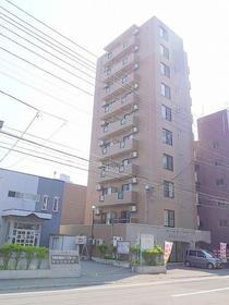 北海道札幌市中央区南六条西１３ 10階建 築19年6ヶ月