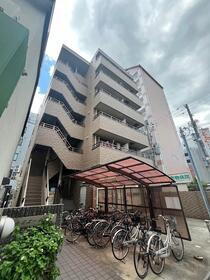大阪府吹田市垂水町３ 6階建