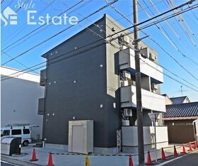 愛知県名古屋市守山区鳥羽見１ 3階建 築7年8ヶ月