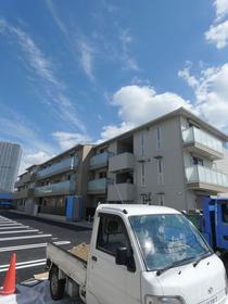 大阪府八尾市跡部本町１ 3階建 築3年9ヶ月