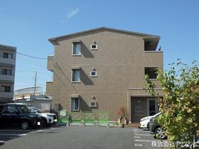 埼玉県越谷市谷中町１ 3階建 築17年