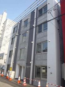 北海道札幌市中央区南八条西１０ 4階建 築9年3ヶ月