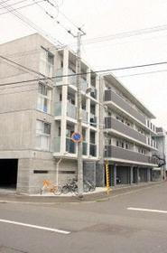 北海道札幌市西区二十四軒四条３ 4階建 築13年3ヶ月
