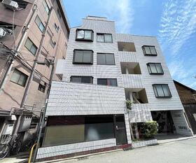 ポーシェ鴨川 4階建