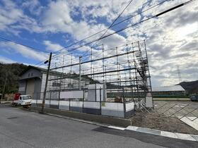 鳥取県米子市長砂町  2階建