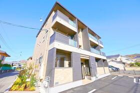 広島県安芸郡府中町石井城１ 3階建 